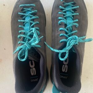 SCARPA Gecko Gray and Teal Athletic Shoes